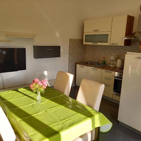 Apartment Valerija Baška Zewnętrze zdjęcie